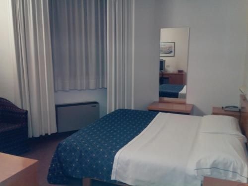 โรงแรมนิกิ (Hotel Niki)2