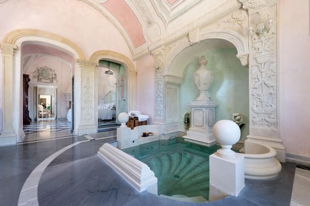 Deluxe Superior Suite