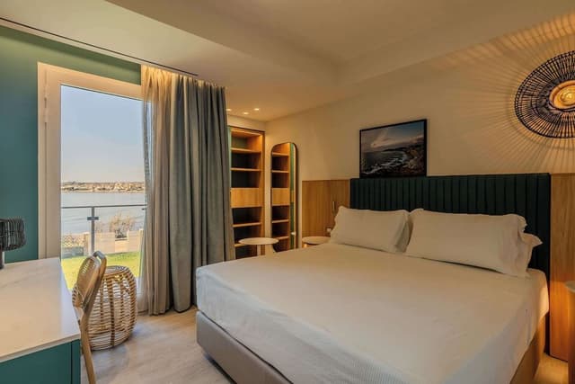 Superior Room, 1 King Bed