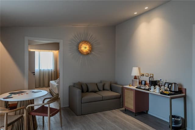 KING ONE BEDROOM SUITE WITH SEA VIEW