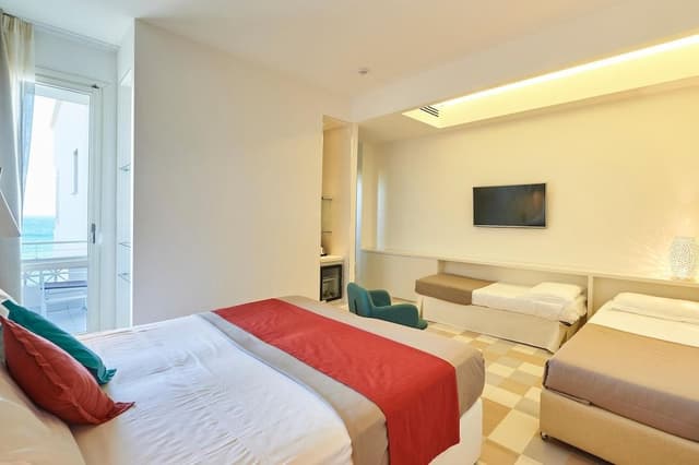Superior Quadruple Room, Partial Sea View
