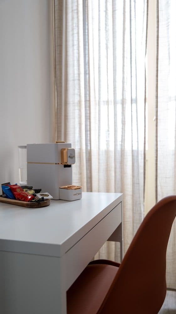 Deluxe Room, Balcony, City View