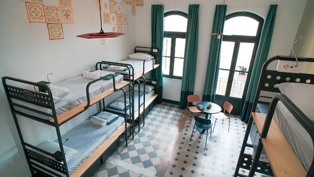 6 Bed Female Dorm