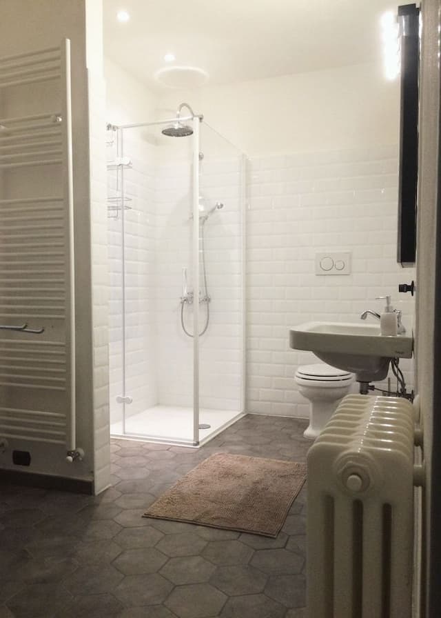 Family Apartment, Shared Bathroom (External Shared Shower)