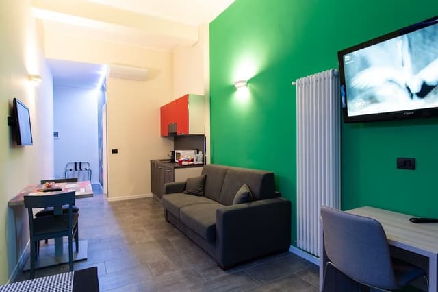 Business Studio, 1 Queen Bed with Sofa bed
