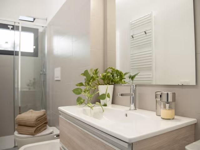 Appartamento-Lusso-con Soppalco-Bagno in camera con doccia