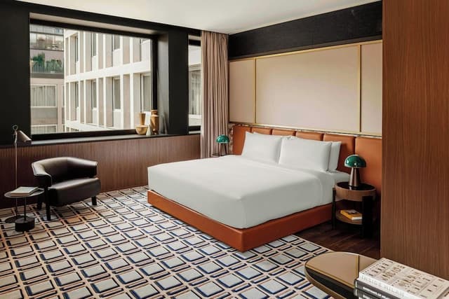 Panoramic Suite, 1 King Bed, City View