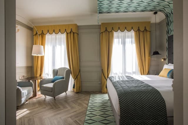 Premium Room, 1 Queen Bed
