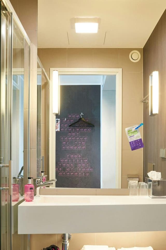 Moxy Sleeper, Guest room, 1 Queen