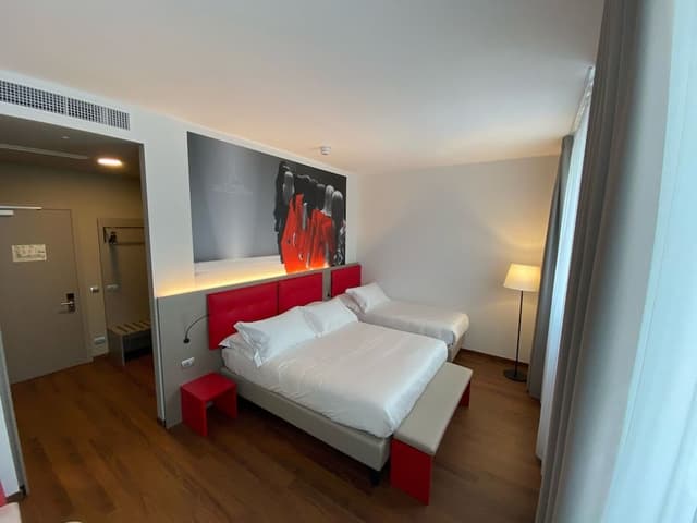Room (Lounge Plus)