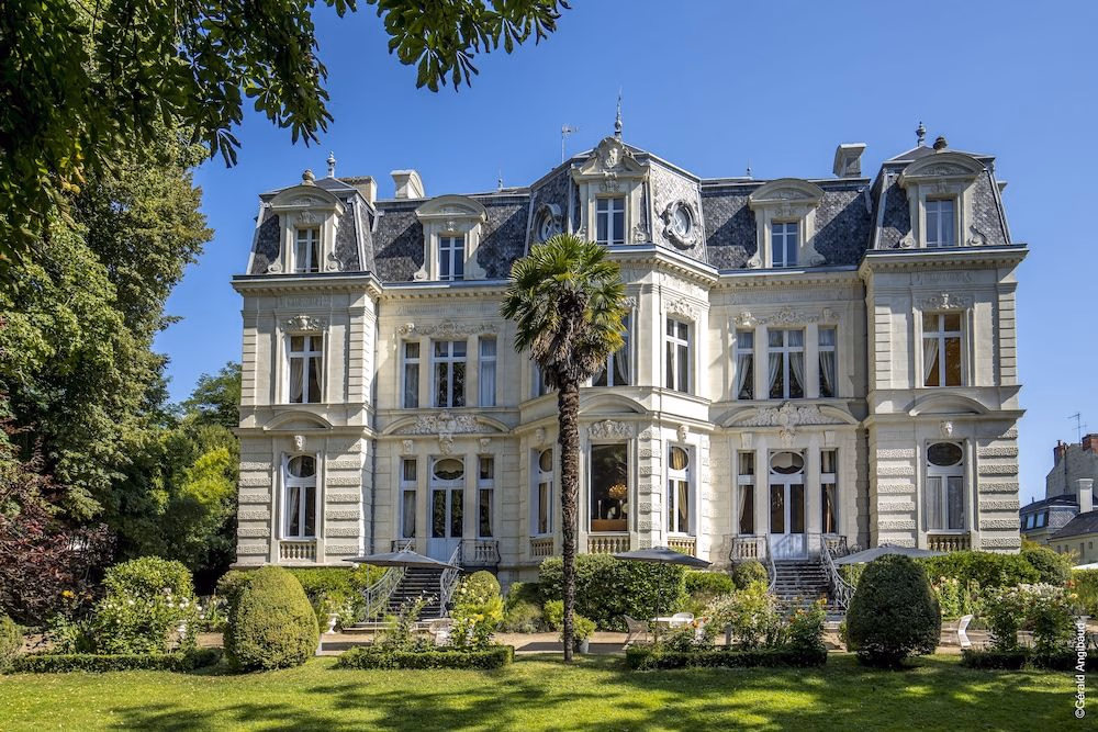 Chateau De Verrieres1