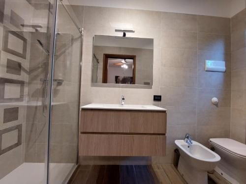 เลิฟลี่ แฟลต วิธ แชร์ด พูล แอนด์ อะเมซิ่ง เลค วิว (Lovely flat with shared pool and amazing lake view)4