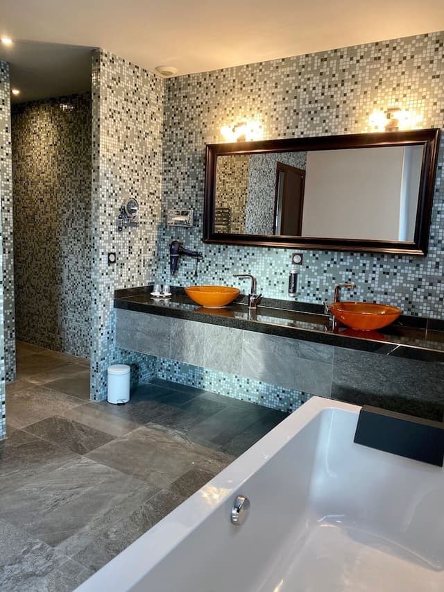Comfort Double Room, Lake View (balcon, salle de bain et douche)