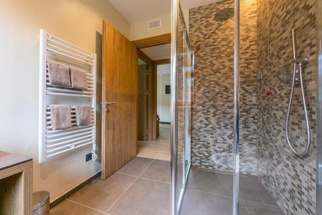 Family Apartment, Multiple Bedrooms (Casa Giardino Ski in - Ski out 100m)