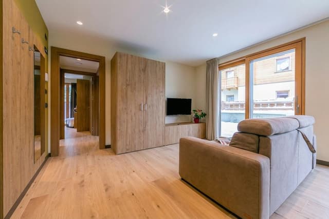 Family Apartment, Multiple Bedrooms (Casa Giardino Ski in - Ski out 100m)