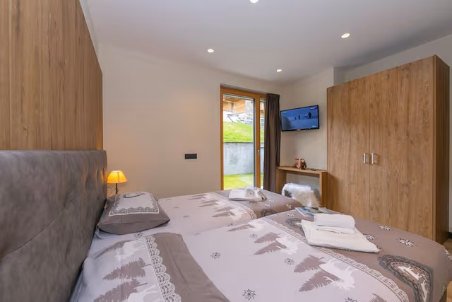 Family Apartment, Multiple Bedrooms (Casa Giardino Ski in - Ski out 100m)