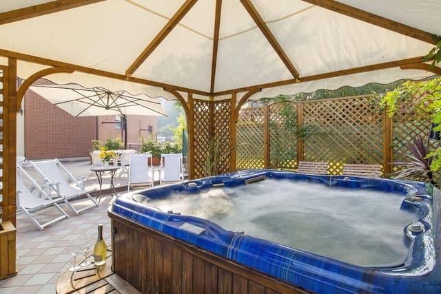 Luxury Penthouse, 3 Bedrooms (Whirlpool Bath)