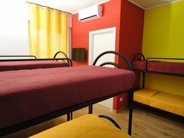 Standard Shared Dormitory, Men only, Shared Bathroom (6 Pax)
