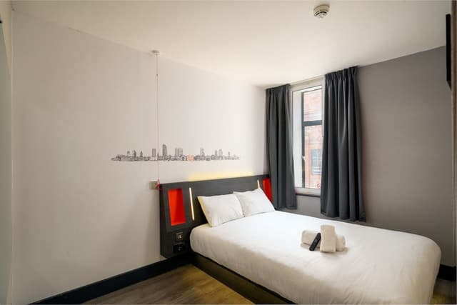 Accessible Double with Window