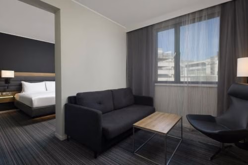 Moxy Southampton3