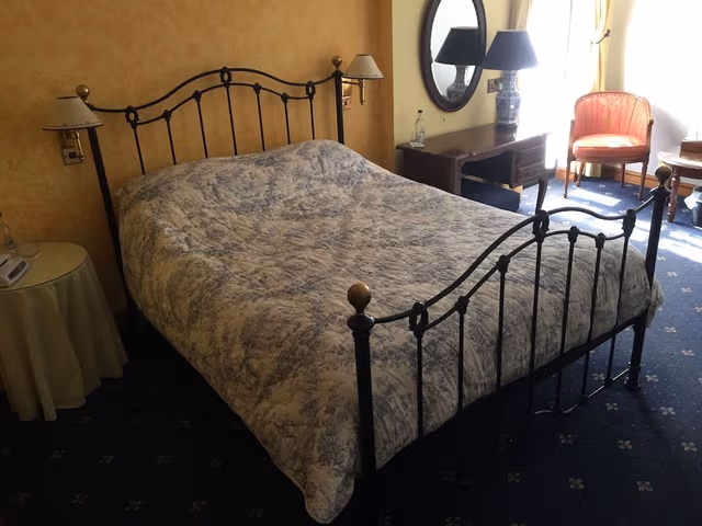 Superior Double Room, Ensuite (Superior Double with Bath)