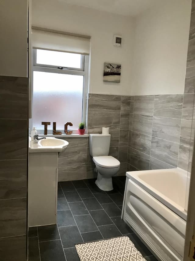 House-Comfort-Private Bathroom-Street View