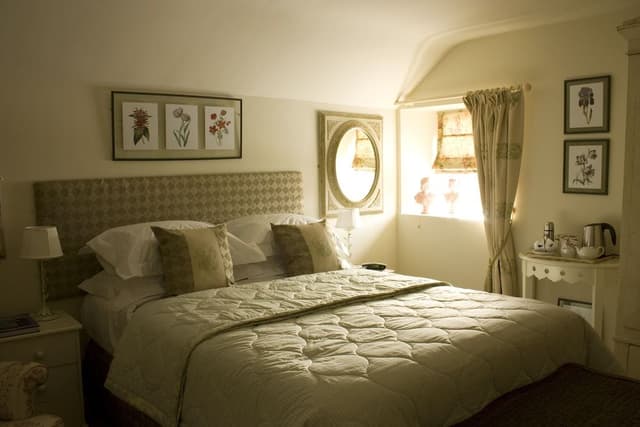 Deluxe Double Room, Private Bathroom, Garden View (The French Room)