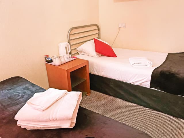 Twin room-Private Bathroom