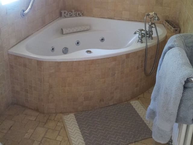 Double Room, Private Bathroom (Sleeps 4)