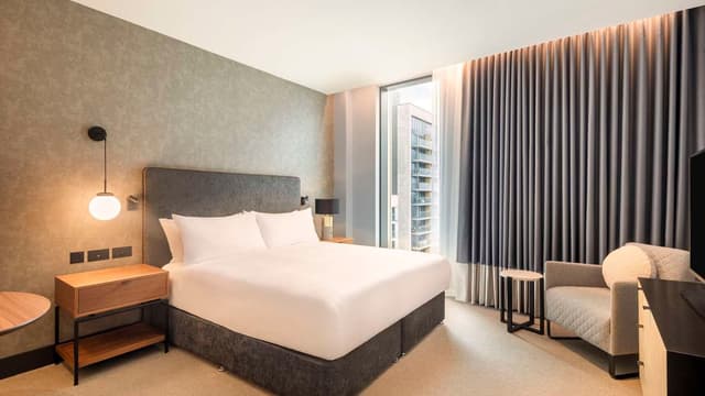 KING EXECUTIVE ROOM