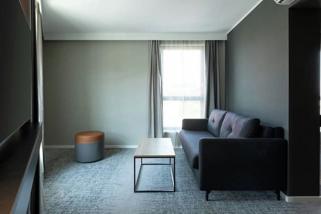 Family Room, 1 Queen Bed with Sofa bed