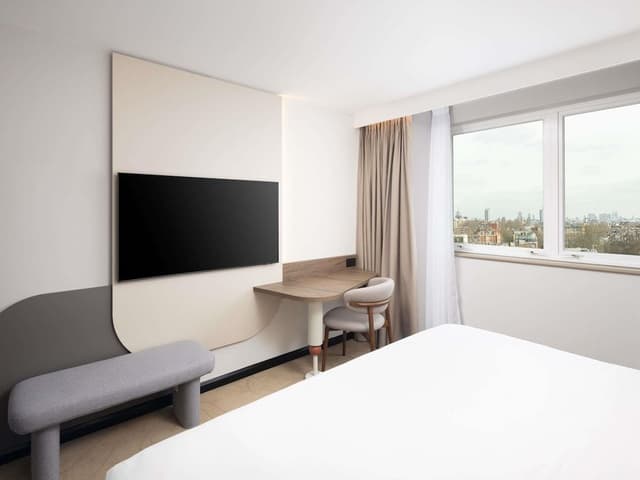 Privilege, Deluxe Room, 1 King Bed, City View