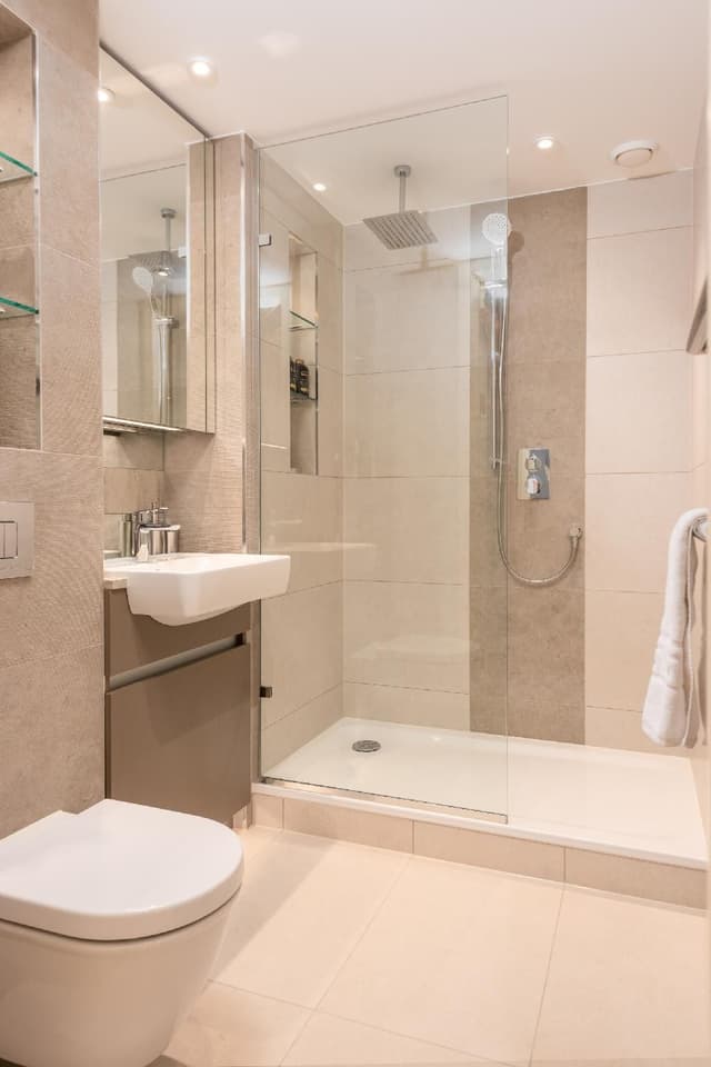 2 Bed LT Apartment 01-Superior-Apartment-Ensuite with Bath