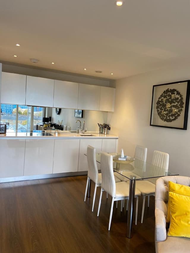 Apartment-Elite-Private Bathroom-Balcony