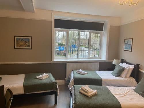 Triple room-Private Bathroom-Across the Hall