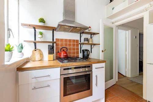 แฟลตพร้อมสวนสวยใจกลางลอนดอน (Lovely Garden Flat In Central London)0