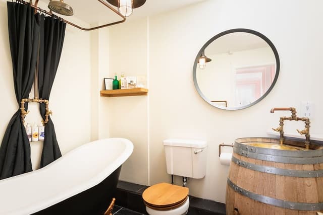 Superior Suite, Ensuite (Langmoor Room)
