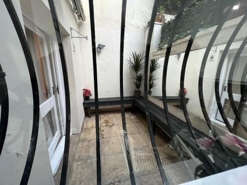 อพาร์ตเมนต์ 1 ห้องนอน 1 ห้องน้ำส่วนตัว ขนาด ตร.ม. – แคมเดน (Entire Flat in Camden Town with Private Garden)3
