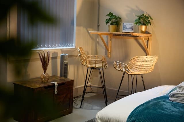 Studio, Ensuite (Secretariat)