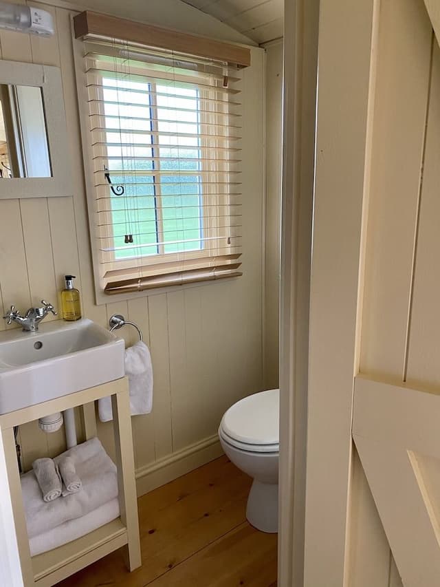 Luxury Cabin, Ensuite (Luxury Shepherds Hut)