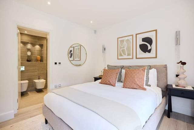 Apartment (4 Bedrooms)