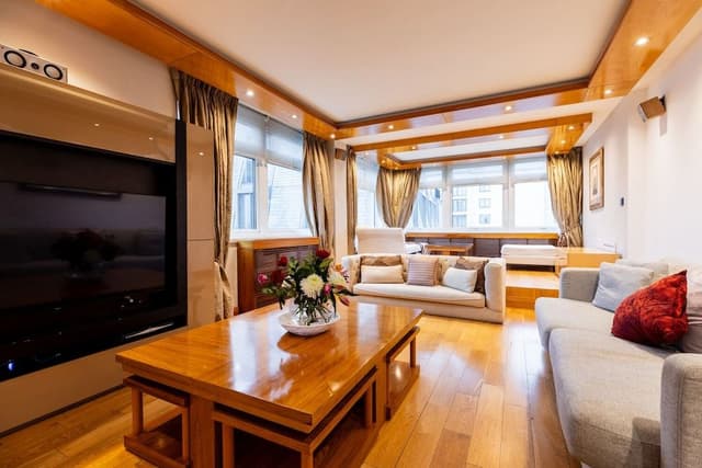 Luxury Apartment, Private Bathroom (Three Bedroom )