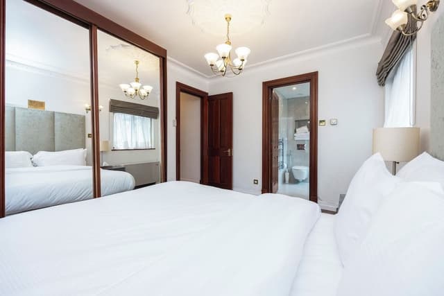 Deluxe Apartment, 2 Bedrooms (2 Bathroom, 1 Ensuite)