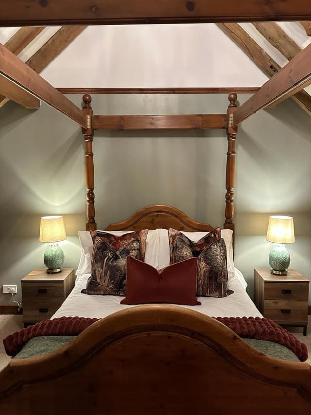 Superior-Double room-Four Poster-Ensuite with Shower