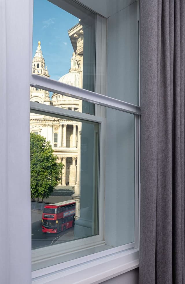 QUEEN DELUXE ROOM WITH VIEW