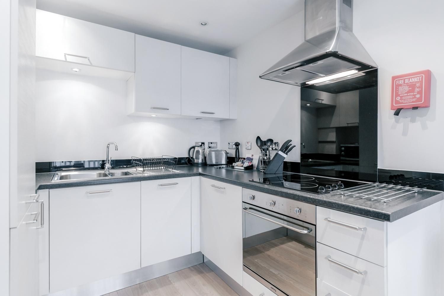 Roomspace Serviced Apartments Capitol Square4