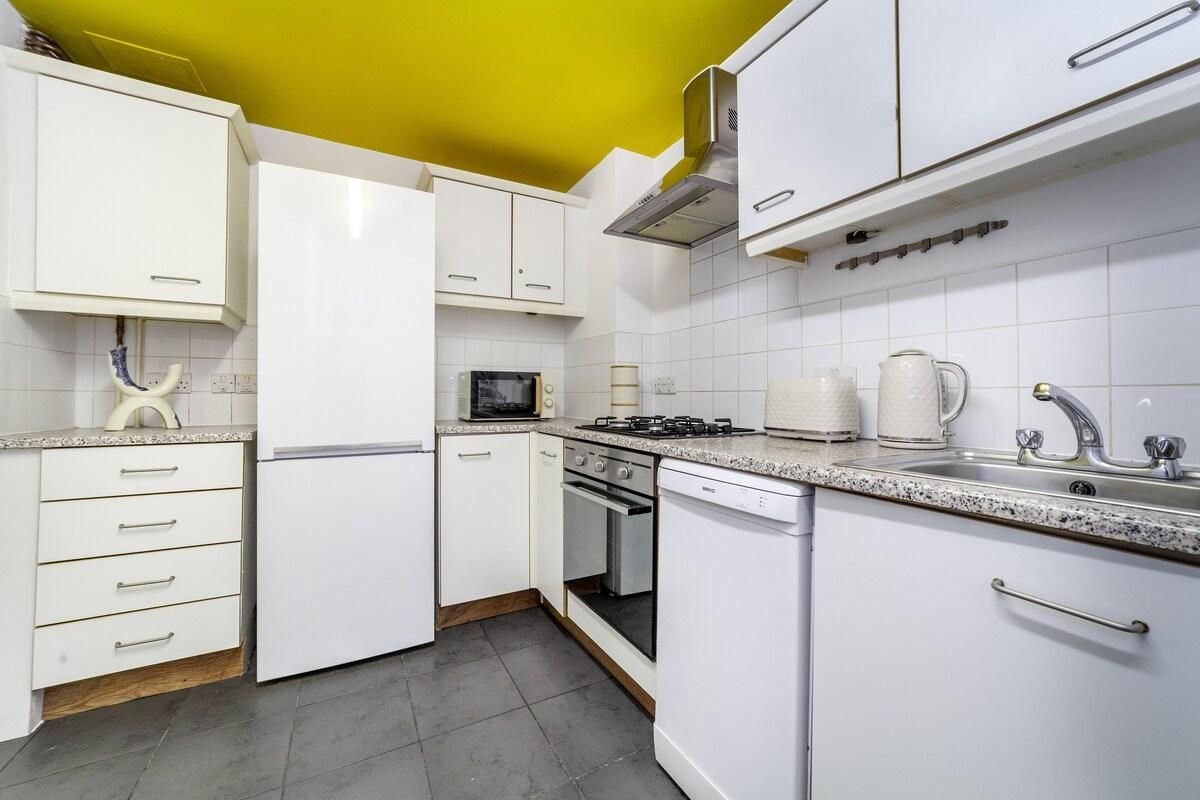 ไวท์ครอส อพาร์ทเมนท์ริมถนน (The Whitecross Street Apartment)2