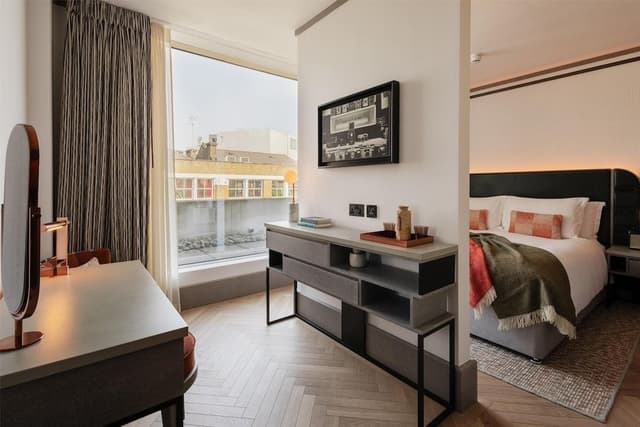 Superior Room, 1 King Bed