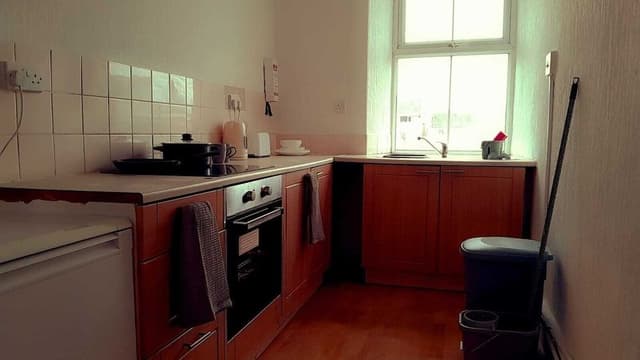 Basic Studio, Ensuite