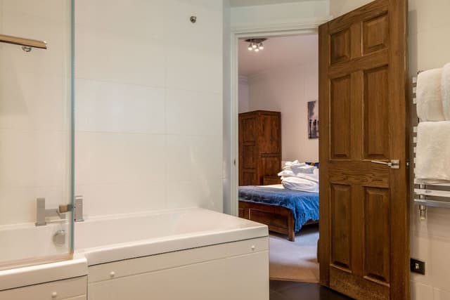 Apartment 3, 48 Bishopsgate